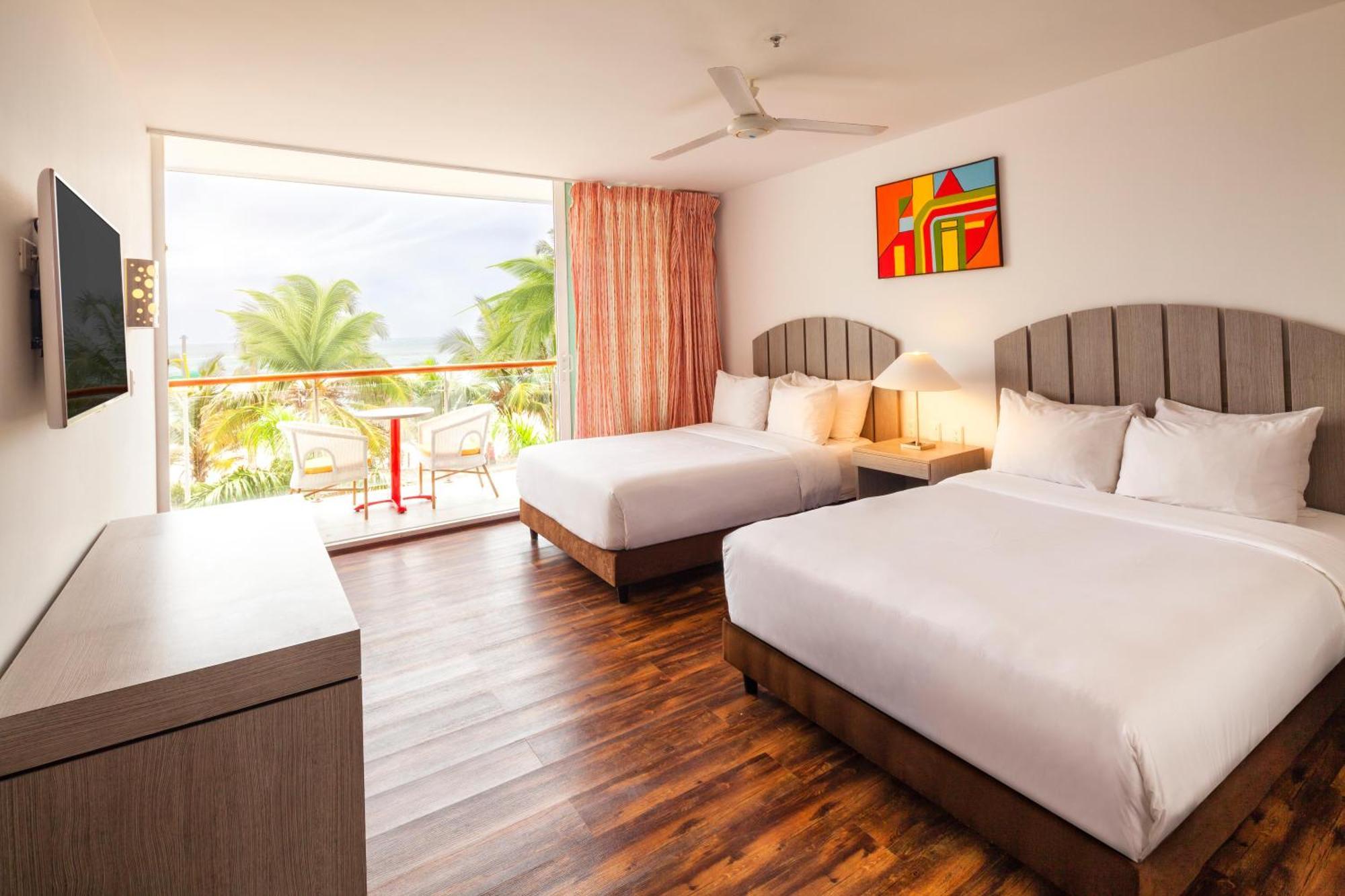 Quarto com Cama de Casal ou 2 Camas de Solteiro e Vista do Mar